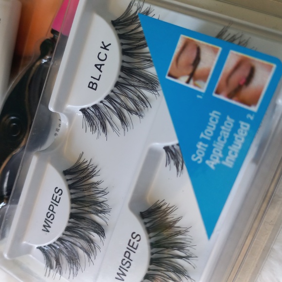 Ardell Deluxe Pack Wispies - Picture 3 of 3